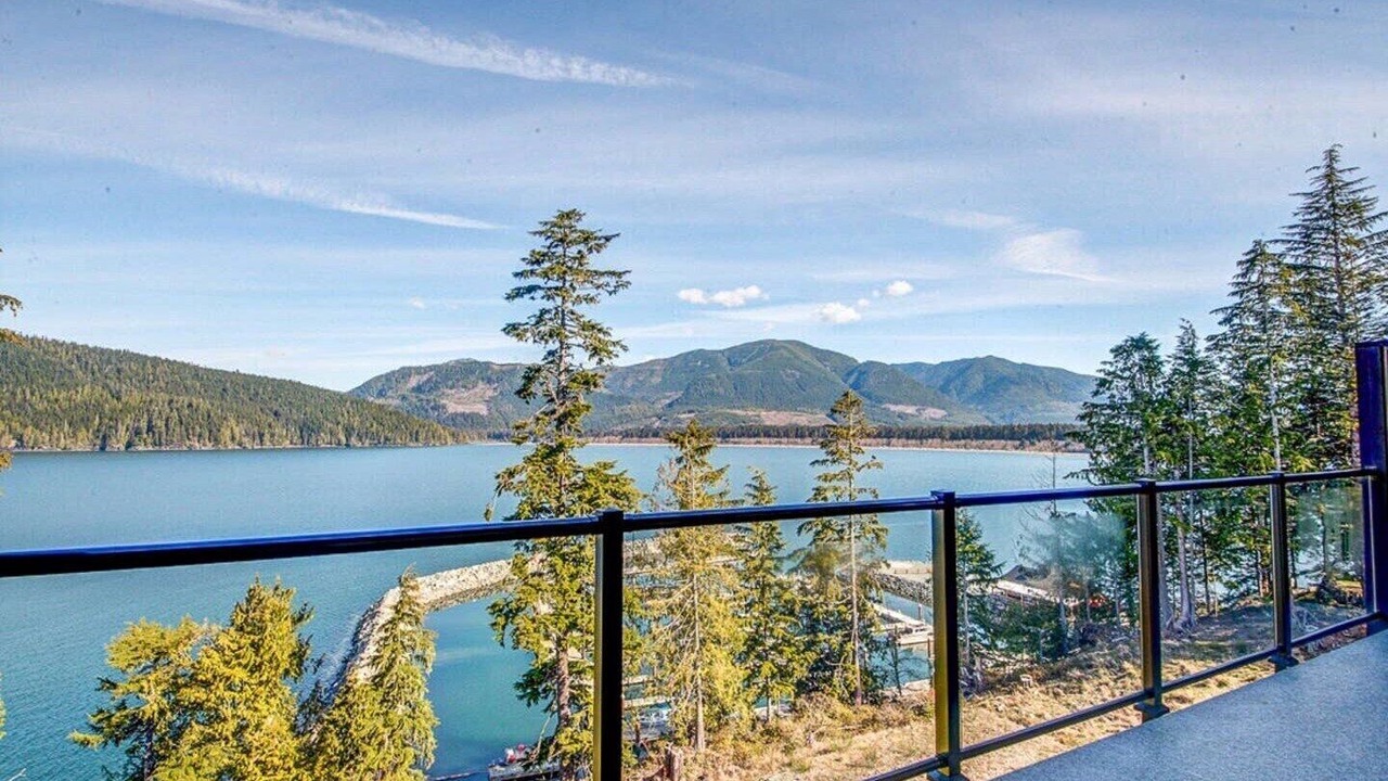 Photo of Patio Balcony in Port Renfrew