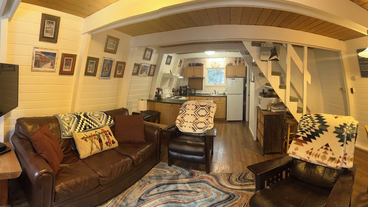 Photo of Livingroom in Silver Star Mountain