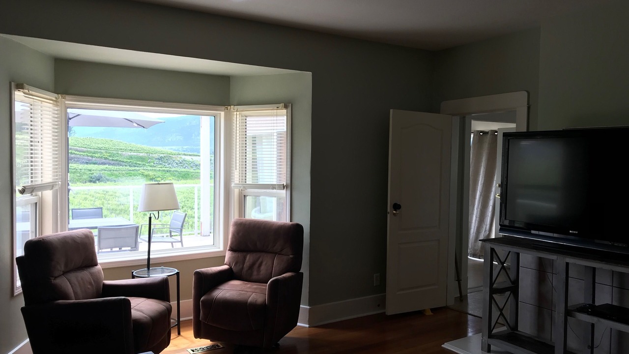 Photo of Livingroom in Okanagan-Similkameen