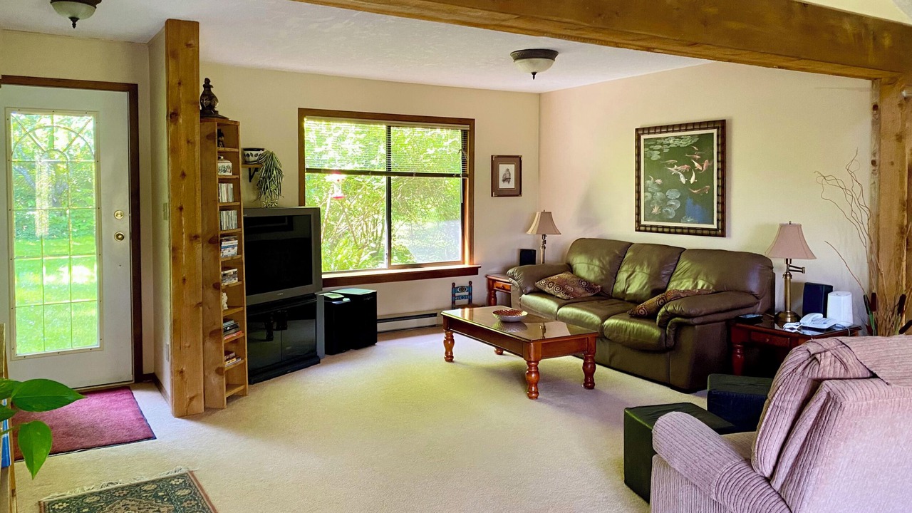 Photo of Livingroom in Juan de Fuca Electoral Area