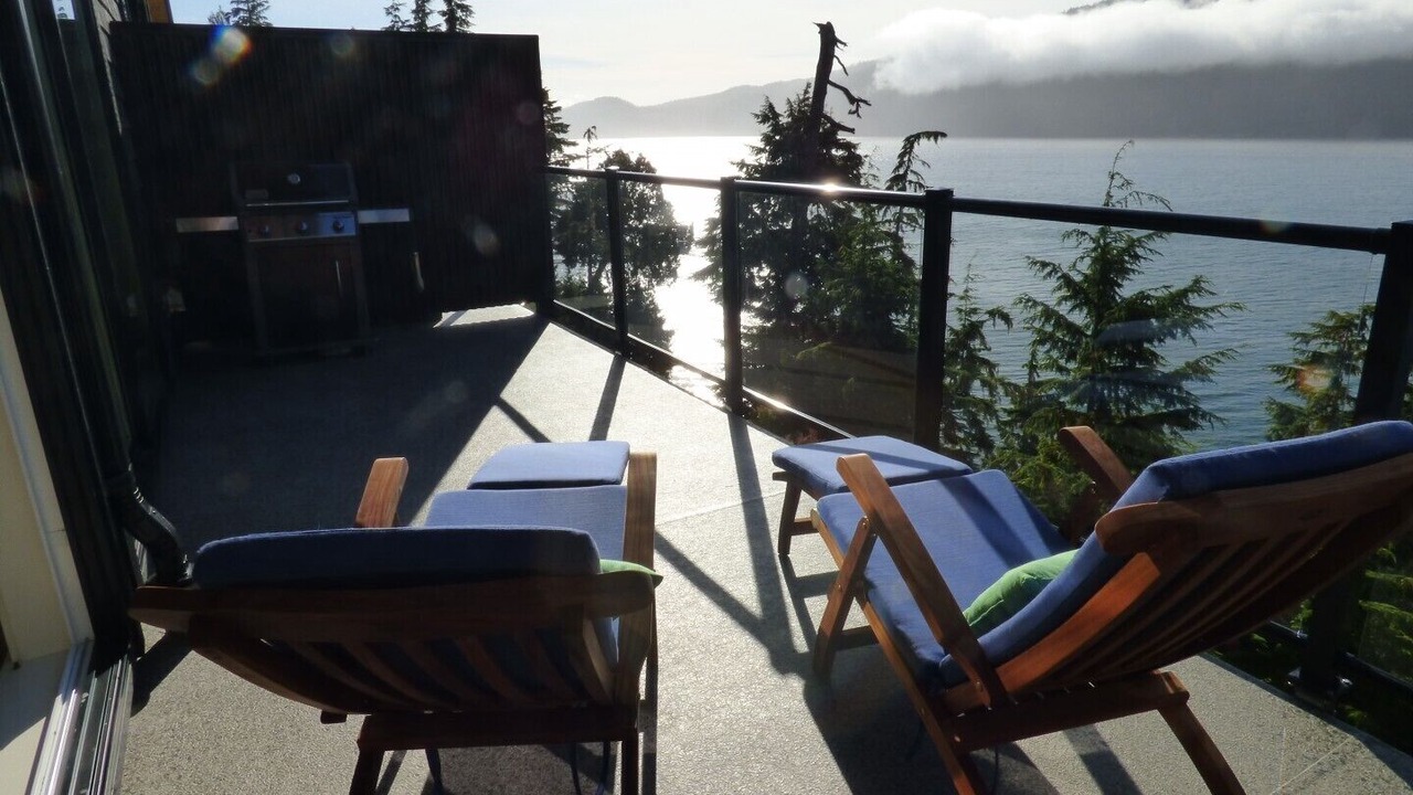 Photo of Patio Balcony in Port Renfrew