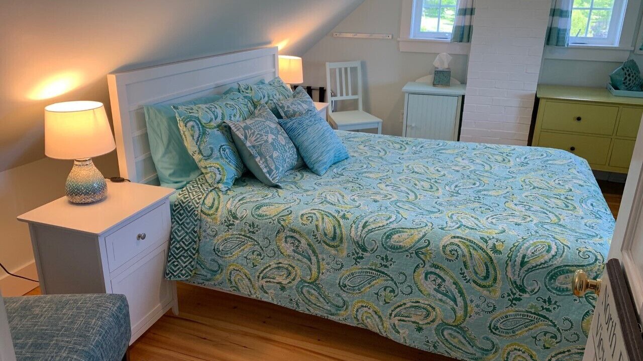 Photo of Bedroom in Round Pond