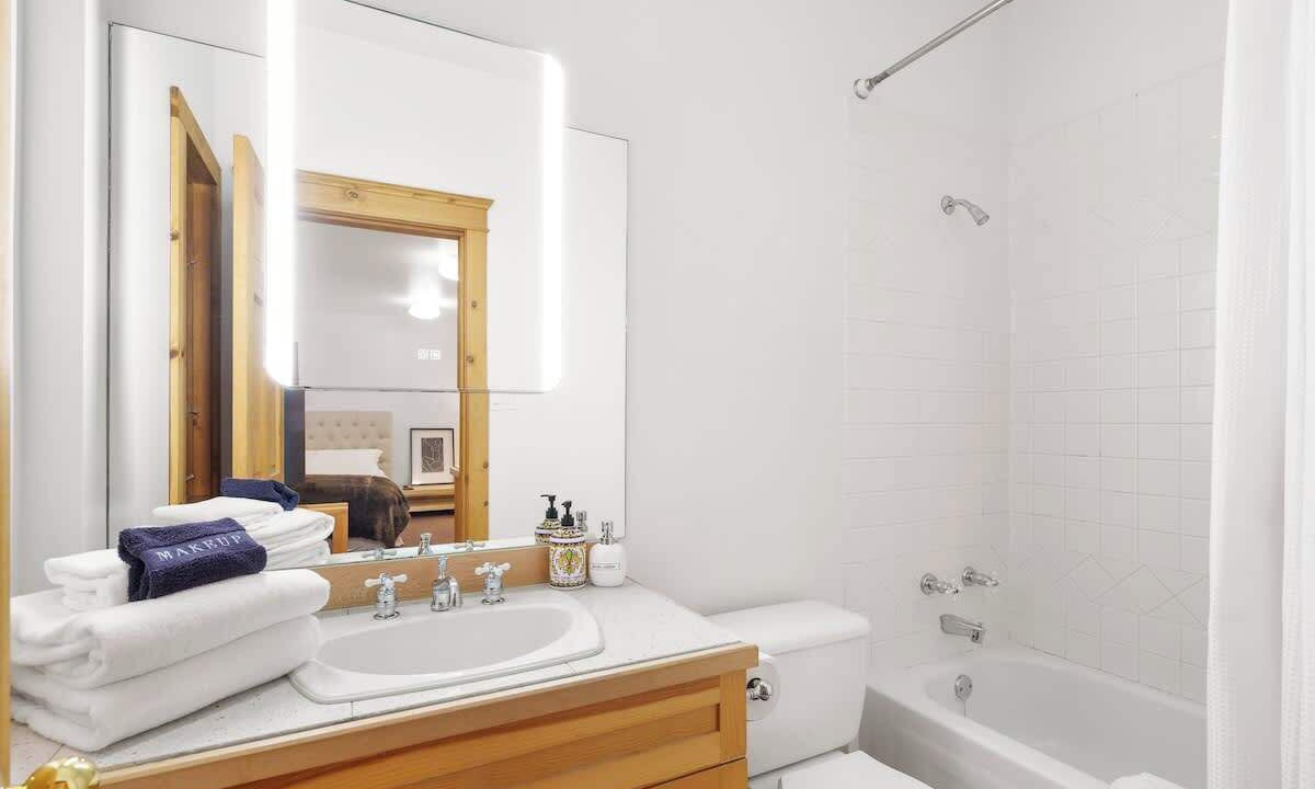 Photo of Bathroom in Blueberry Hill