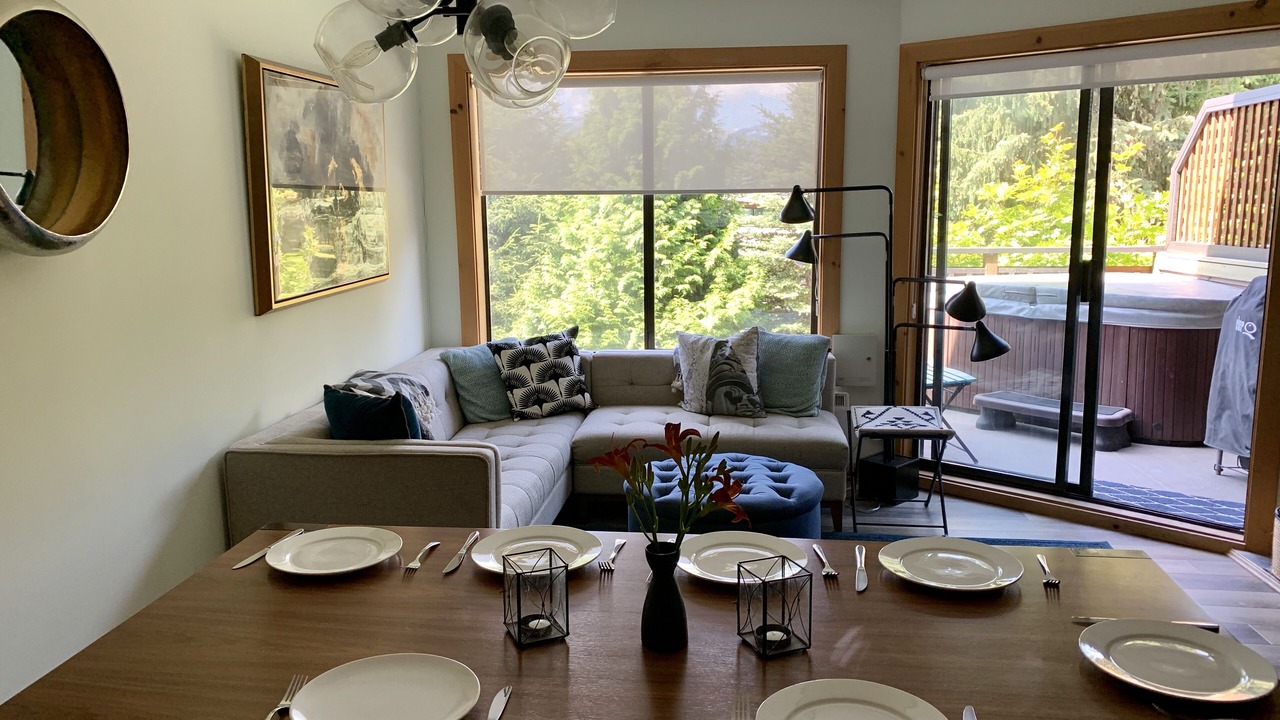 Photo of Livingroom in Whistler Creekside