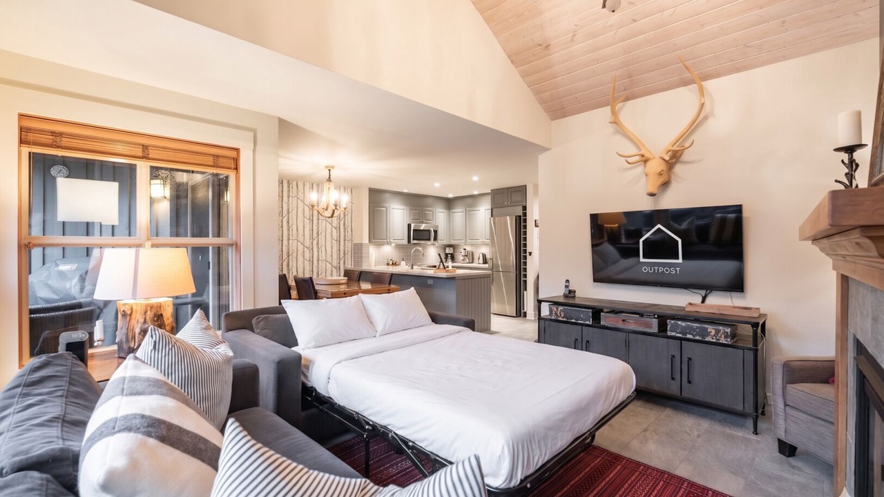 Photo of Livingroom in Upper Village