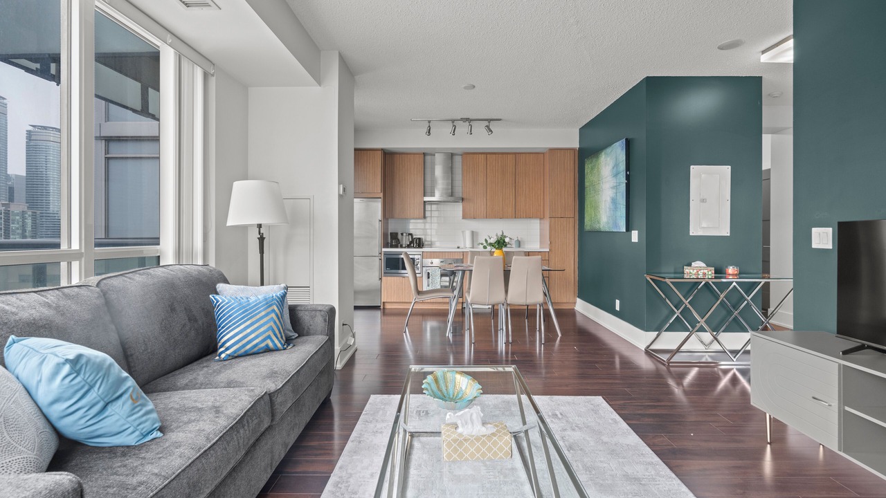 Photo of Livingroom in Toronto Entertainment District