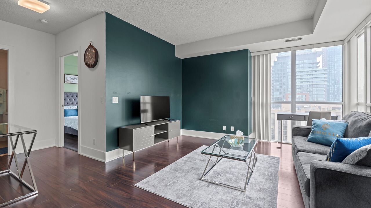Photo of Livingroom in Toronto Entertainment District