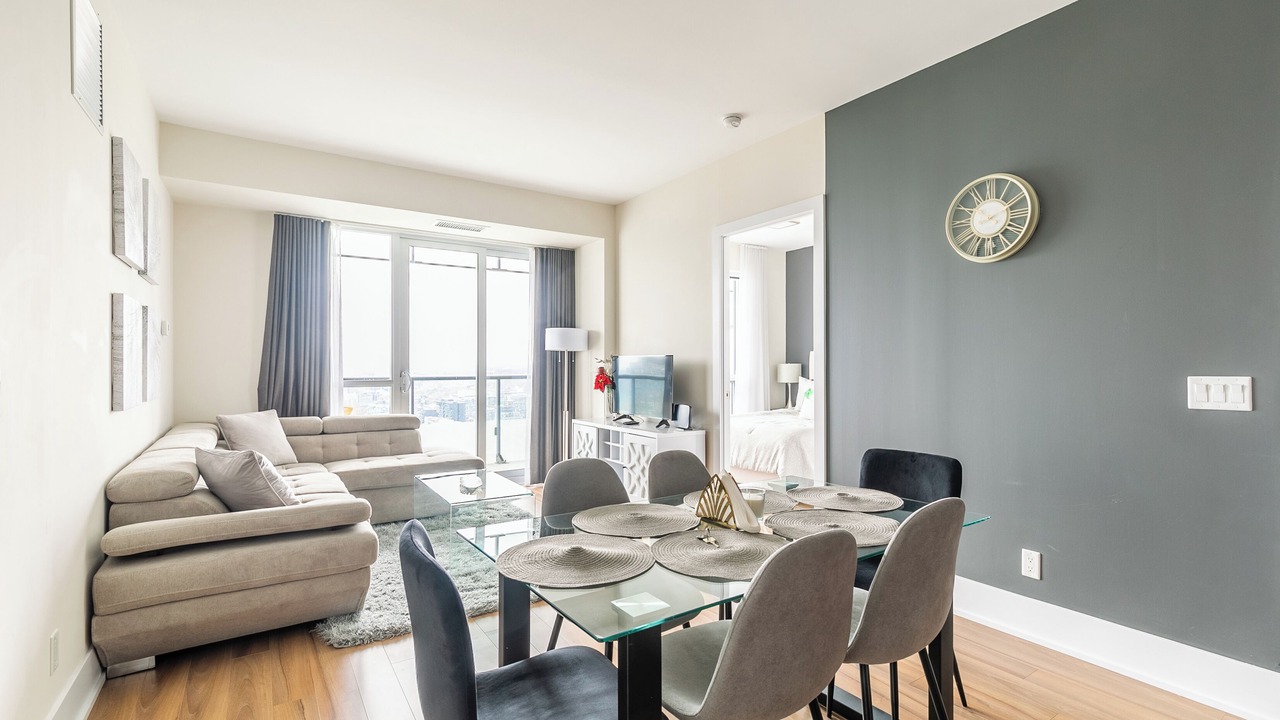 Photo of Livingroom in Toronto Entertainment District