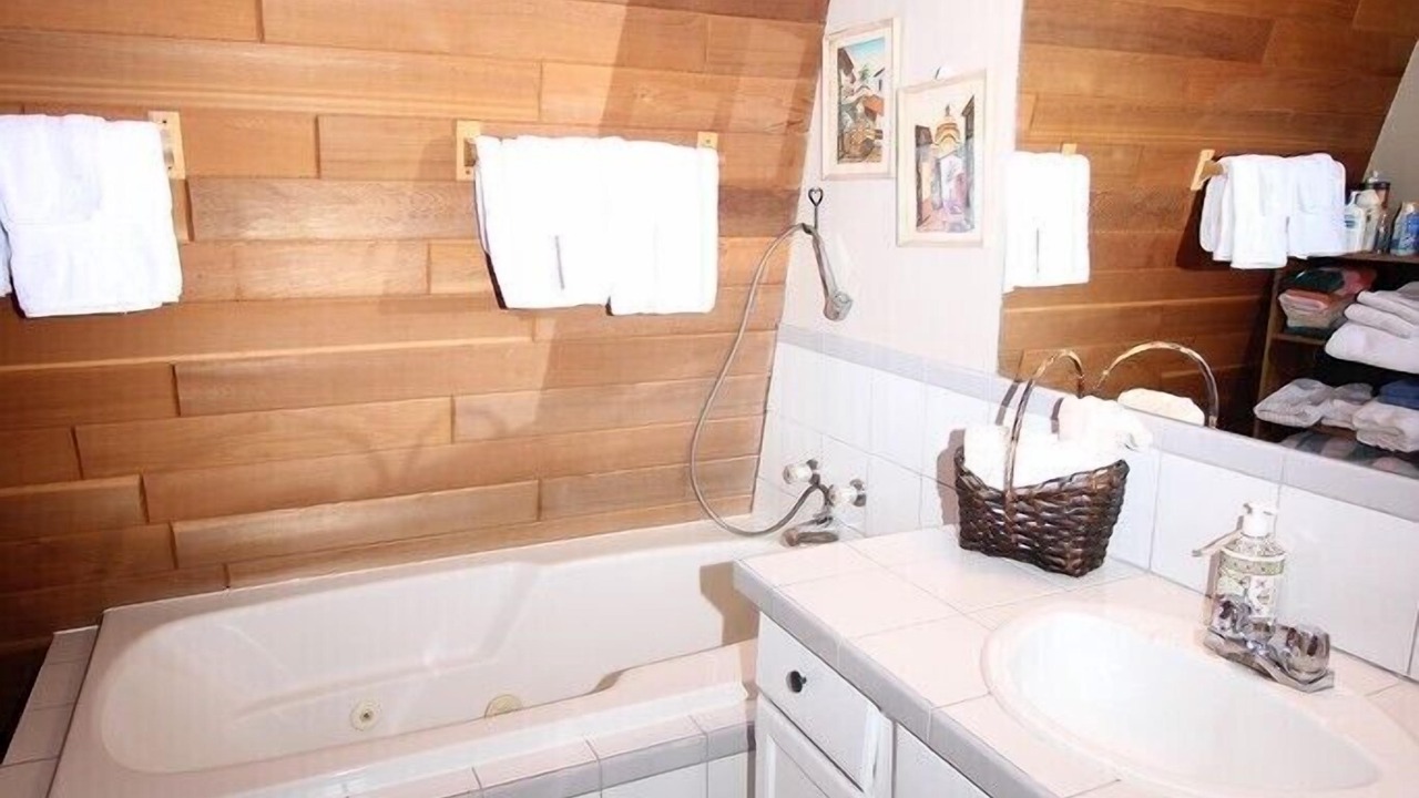 Photo of Bathroom in Pinecrest Estates