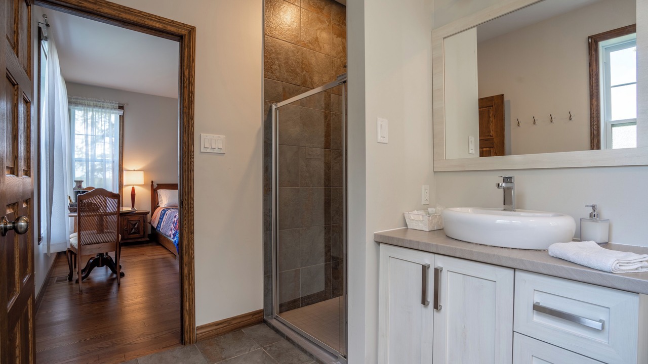Photo of Bathroom in St-Bernard-de-Lacolle