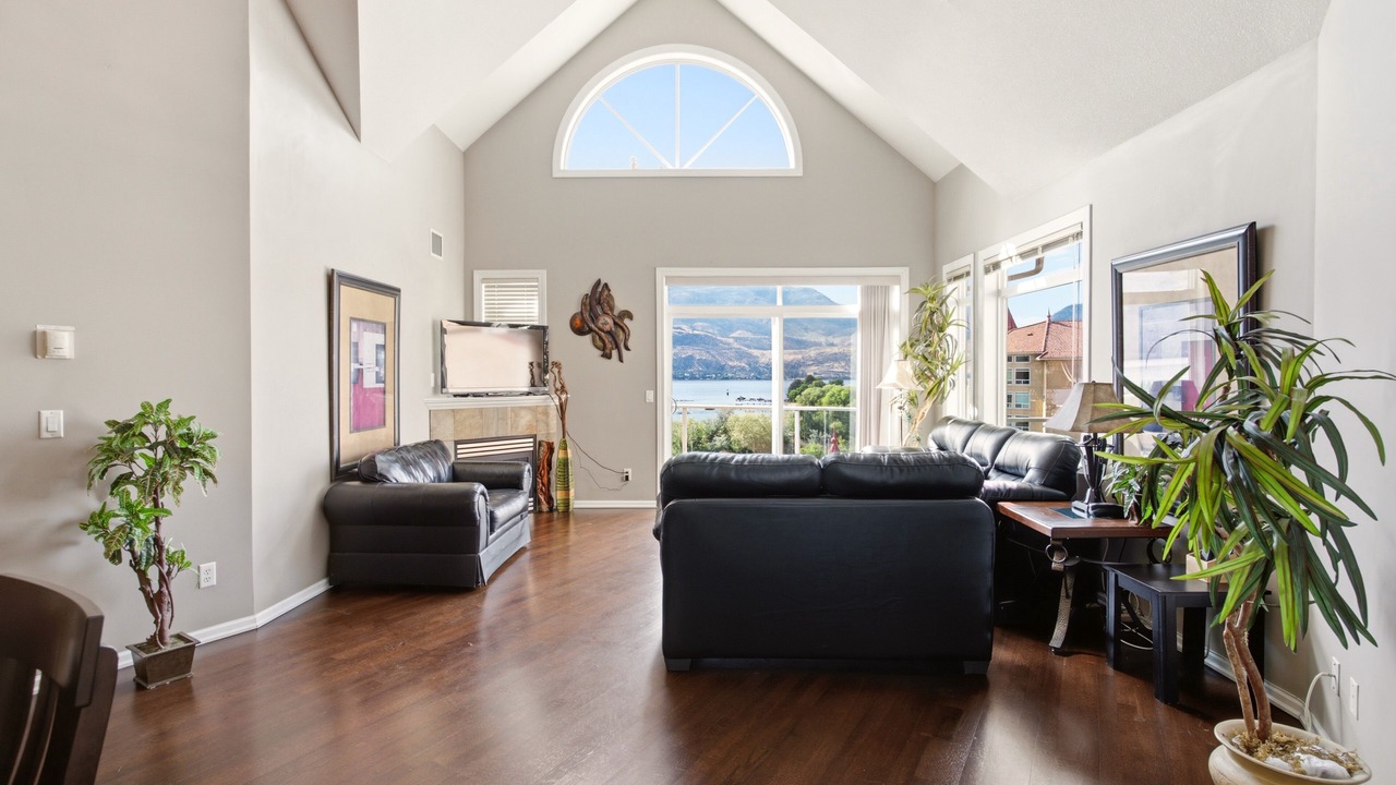 Photo of Livingroom in North End
