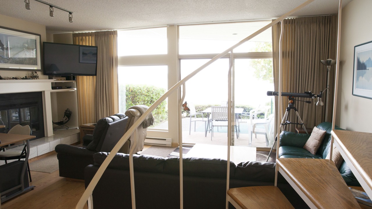 Photo of Livingroom in North Oyster