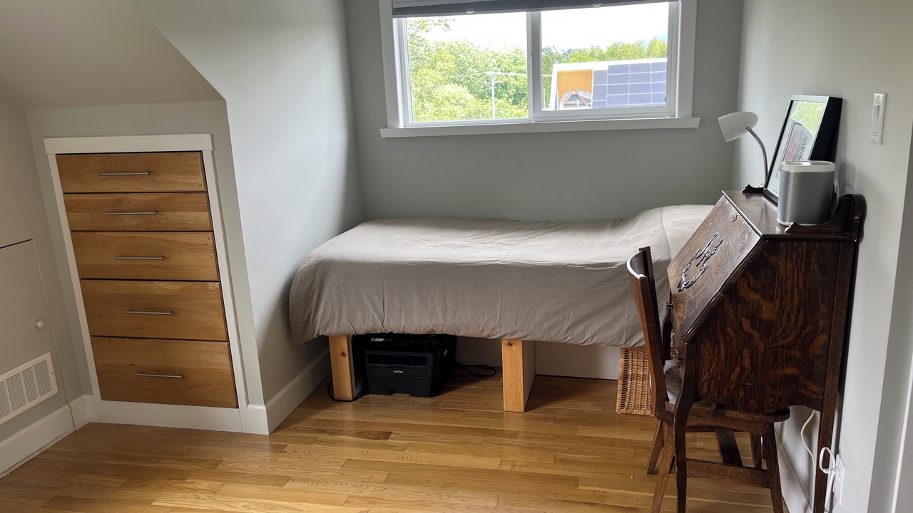 Photo of Bedroom in East Side