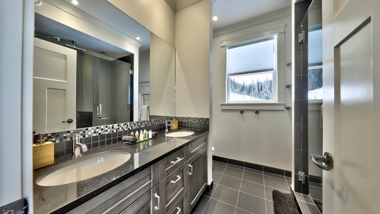 Photo of Bathroom in Sun Peaks
