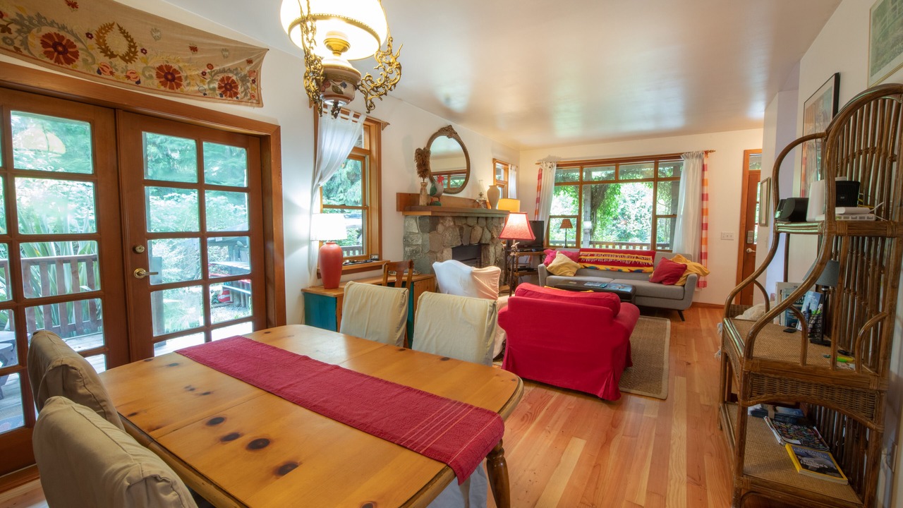 Photo of Livingroom in Tofino