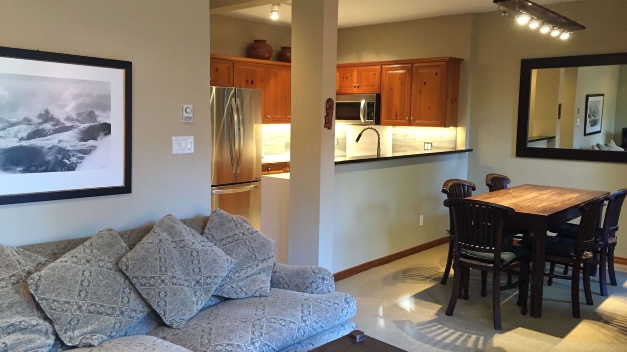 Photo of Livingroom in Upper Village
