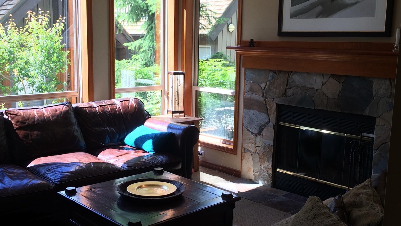 Photo of Livingroom in Upper Village