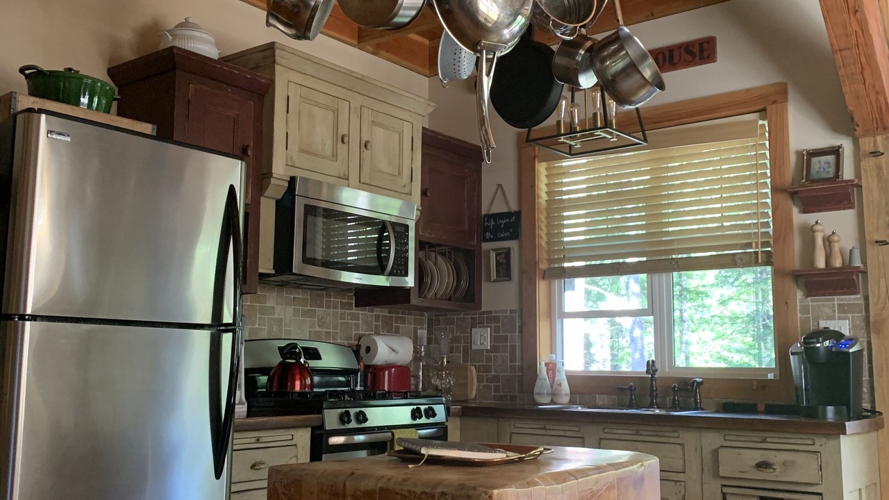 Photo of Kitchen in Shawnigan Lake