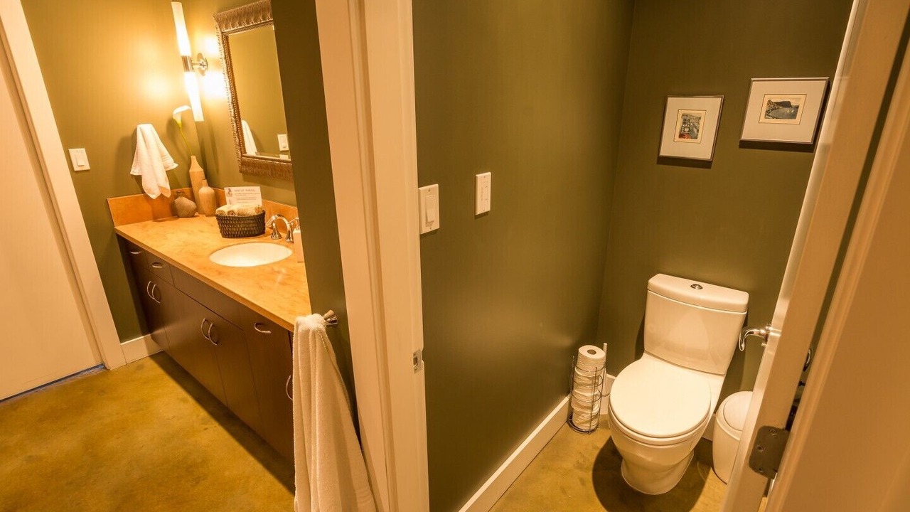 Photo of Bathroom in Okanagan-Similkameen