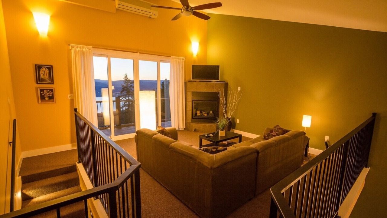 Photo of Livingroom in Okanagan-Similkameen