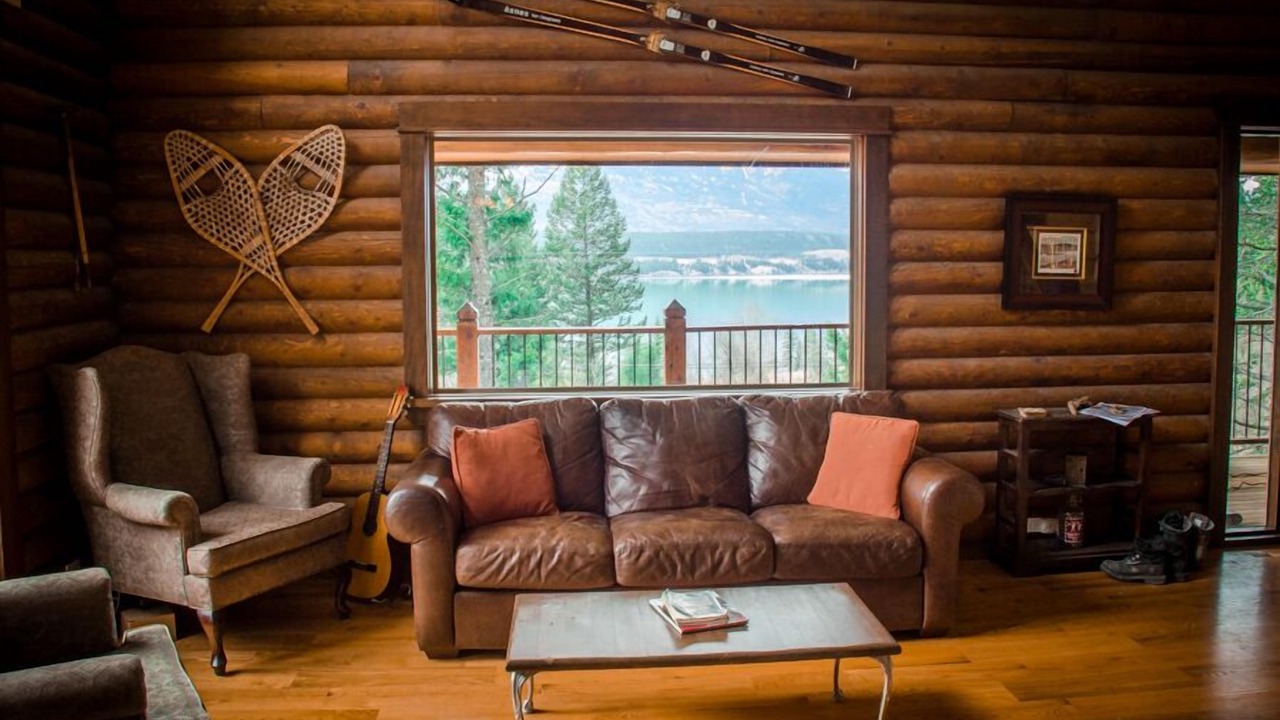 Photo of Livingroom in East Kootenay