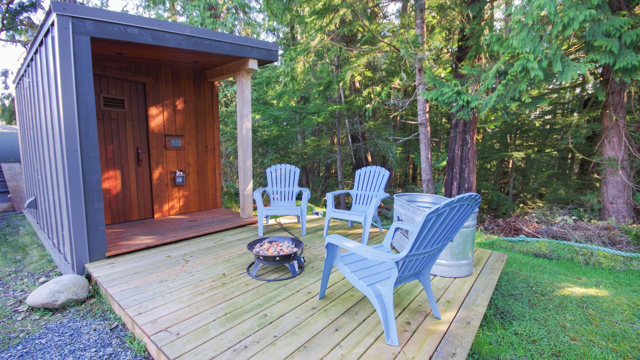 Photo of Patio Balcony in Ucluelet