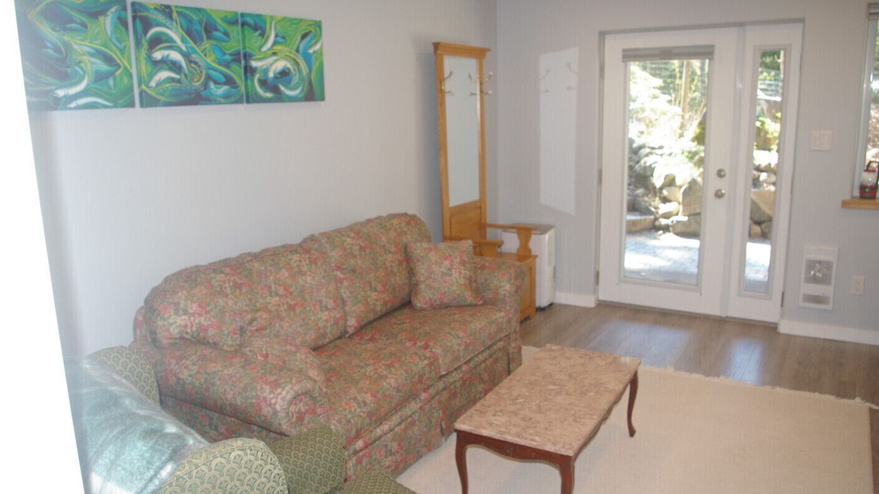 Photo of Livingroom in Quathiaski Cove