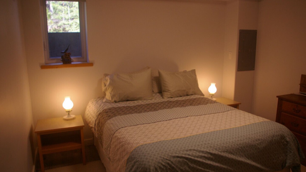 Photo of Bedroom in Quathiaski Cove