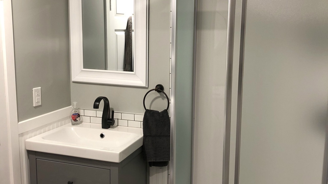 Photo of Bathroom in Okanagan-Similkameen
