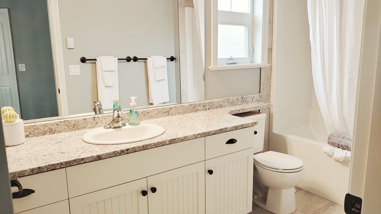 Photo of Bathroom in Osoyoos
