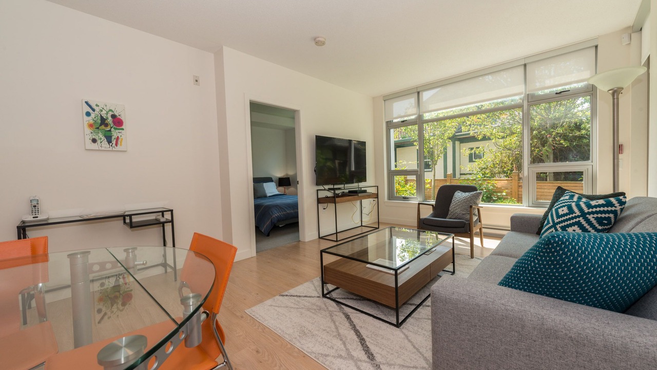 Photo of Livingroom in James Bay