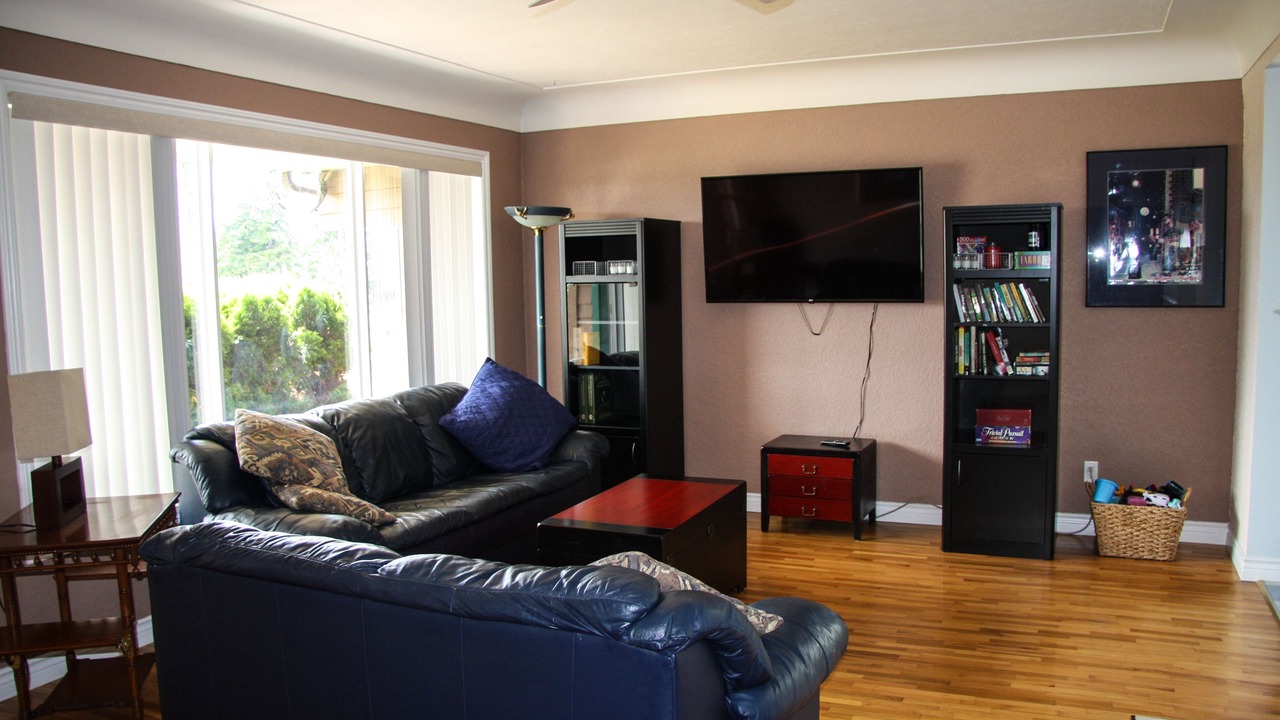 Photo of Livingroom in Saanich West