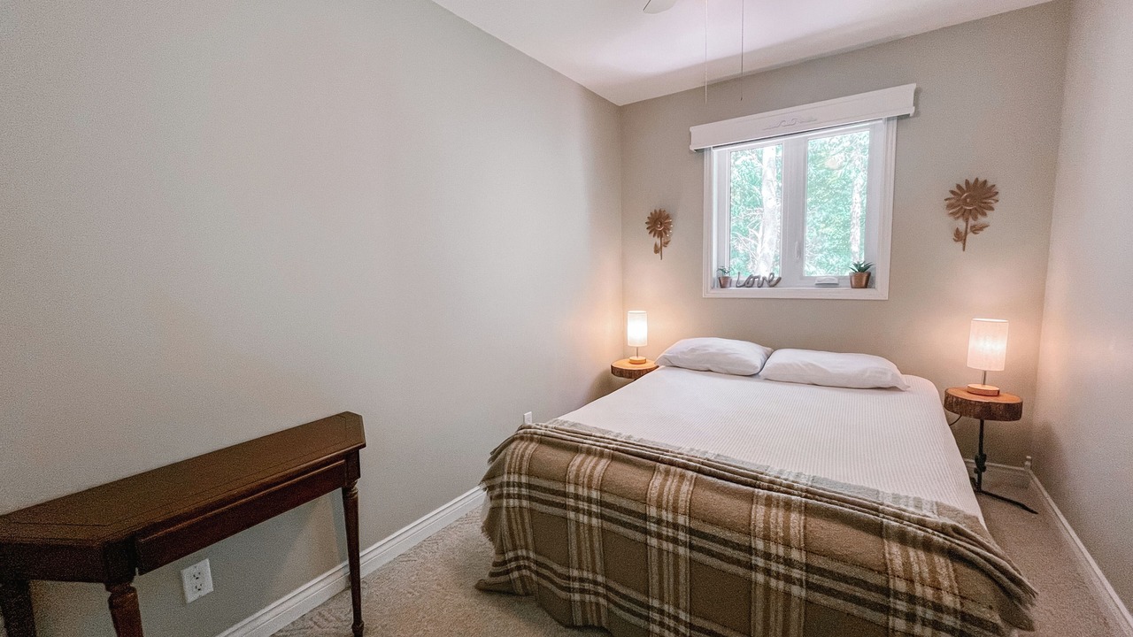 Photo of Bedroom in Port Franks