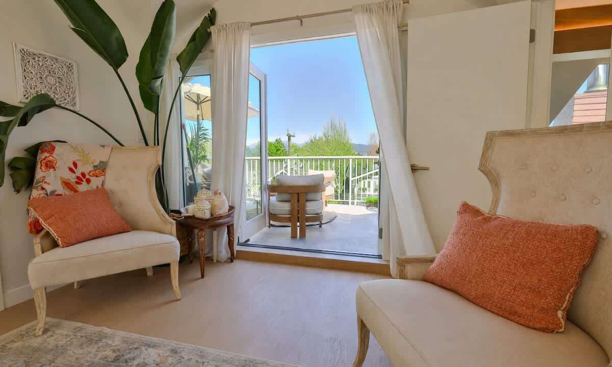Photo of Livingroom in Kitsilano