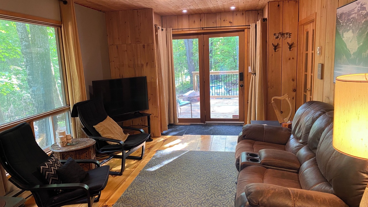 Photo of Livingroom in Trent Lakes