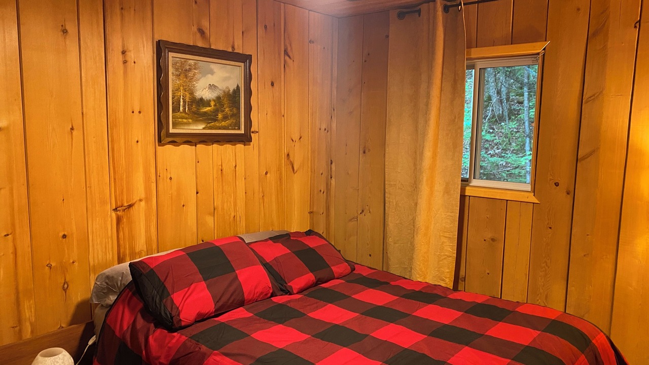 Photo of Bedroom in Trent Lakes