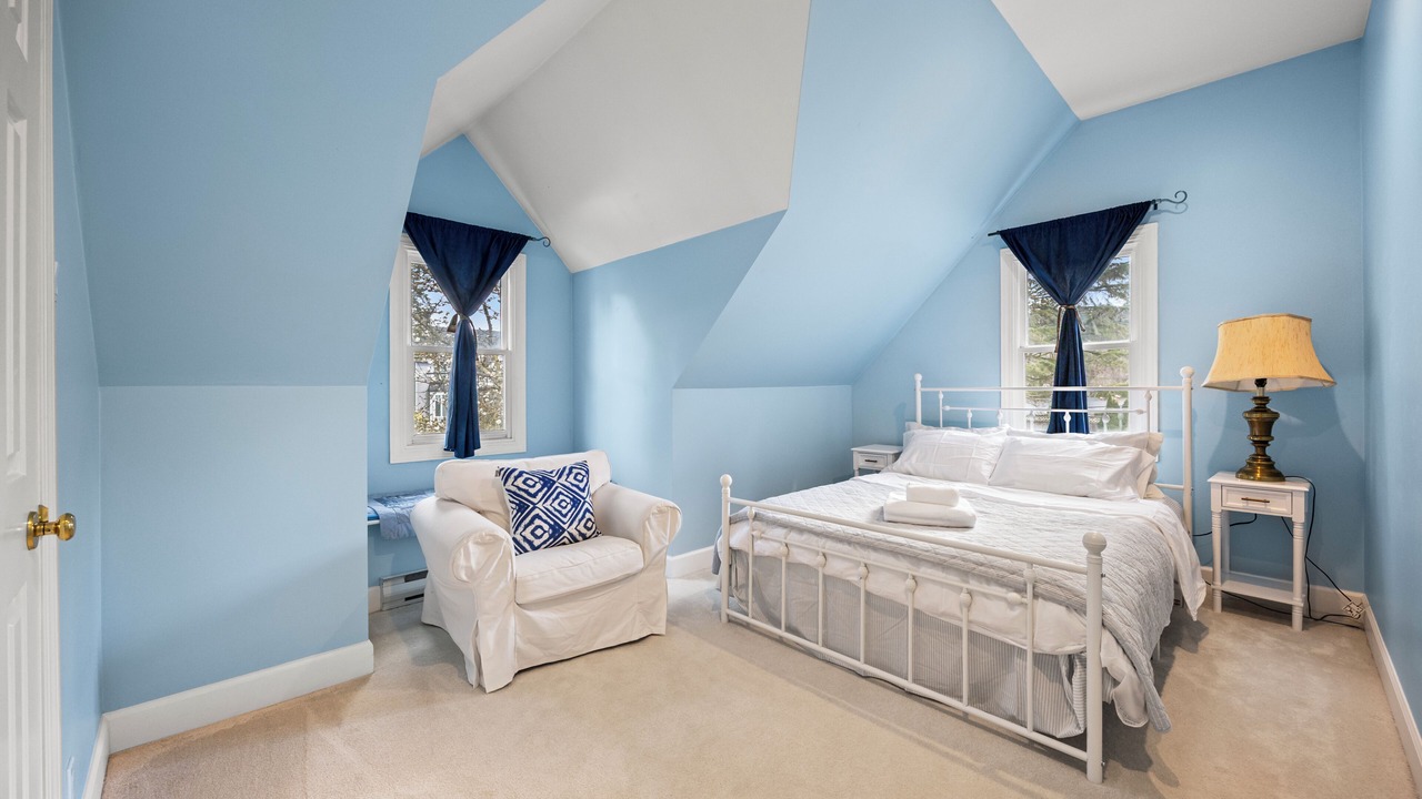 Photo of Bedroom in Crescent Beach