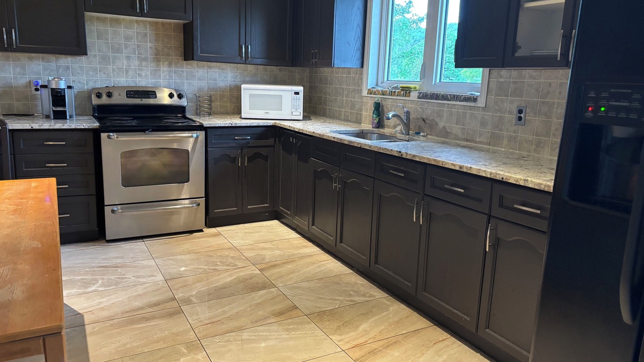 Photo of Kitchen in Adjala-Tosorontio