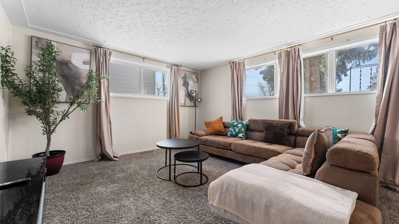 Photo of Livingroom in Rosslyn