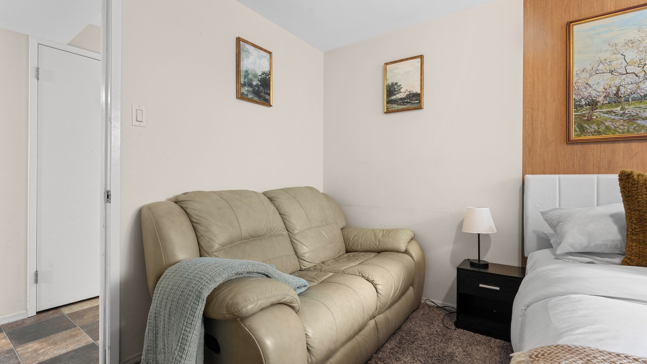 Photo of Livingroom in Rosslyn