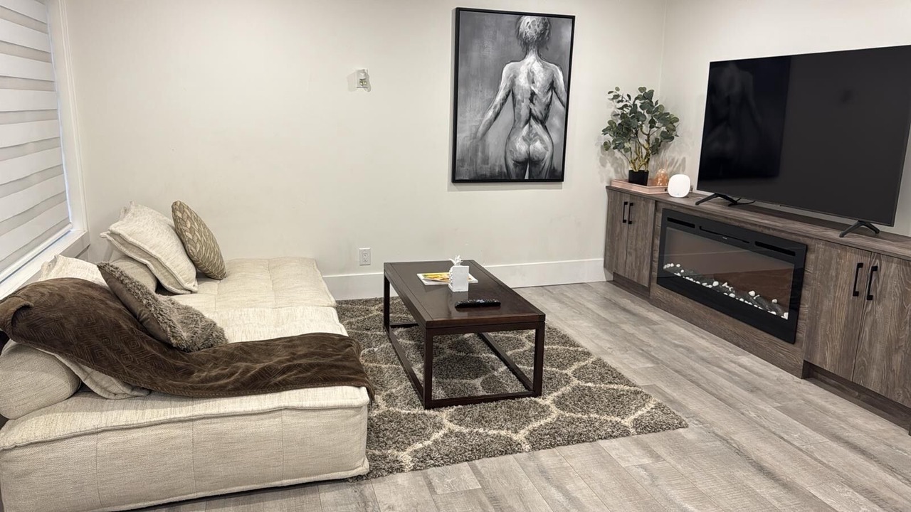 Photo of Livingroom in Surrey Newton