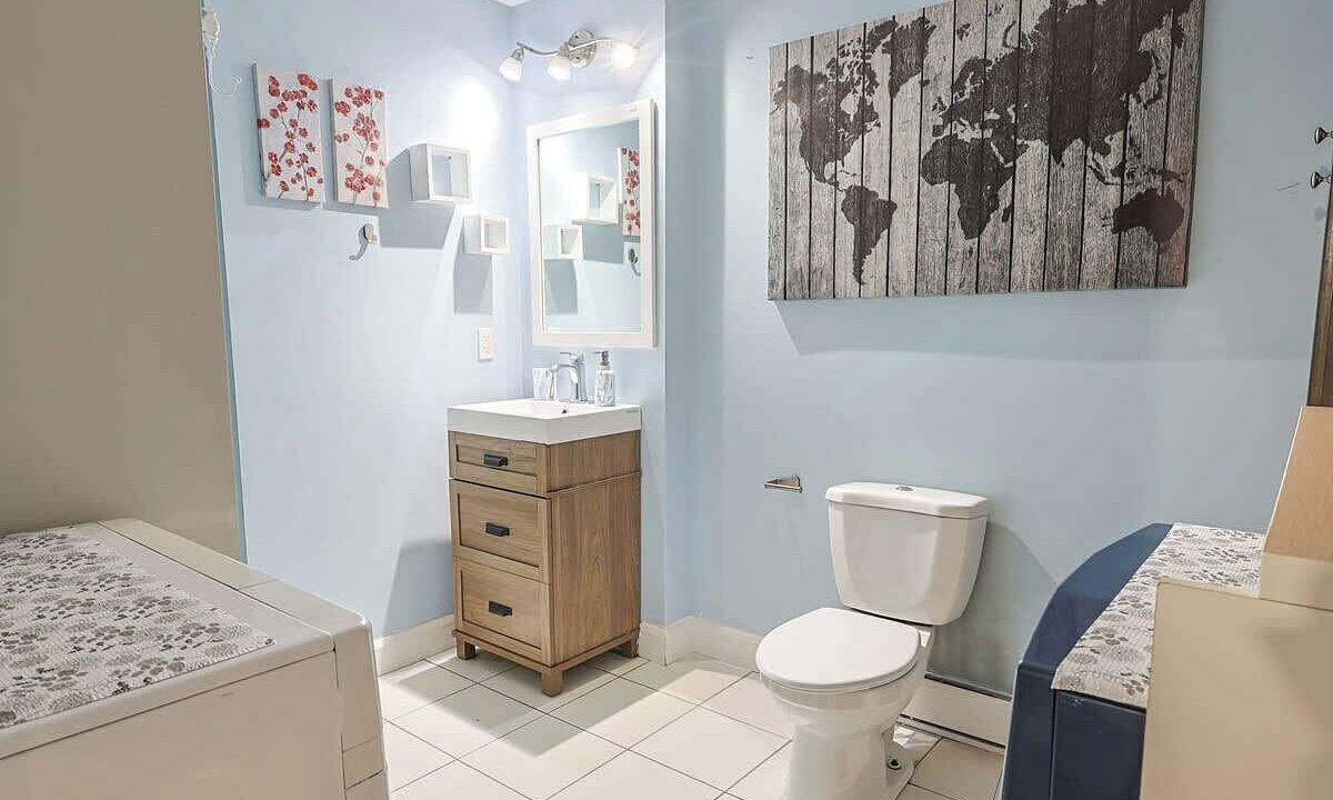 Photo of Bathroom in Val-Belair