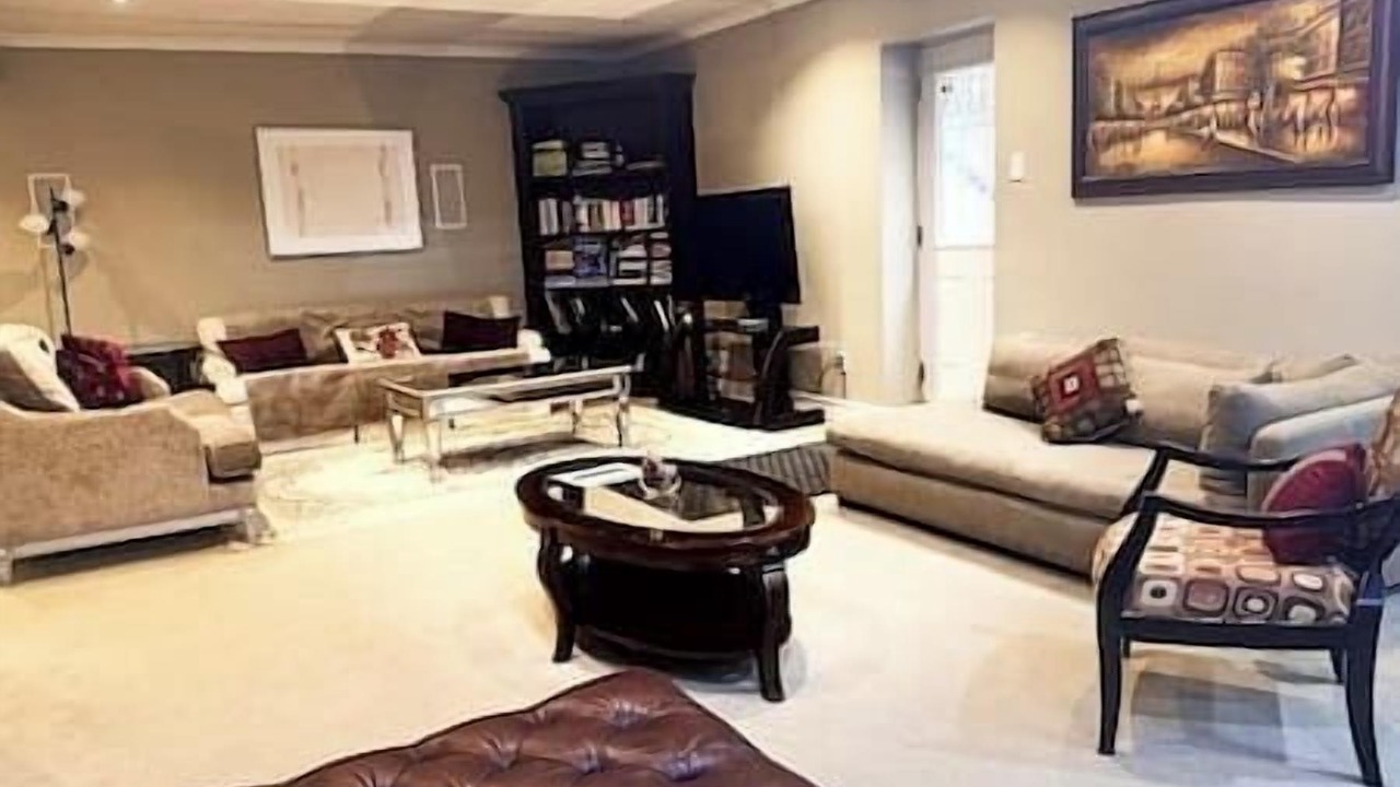 Photo of Livingroom in Central Erin Mills