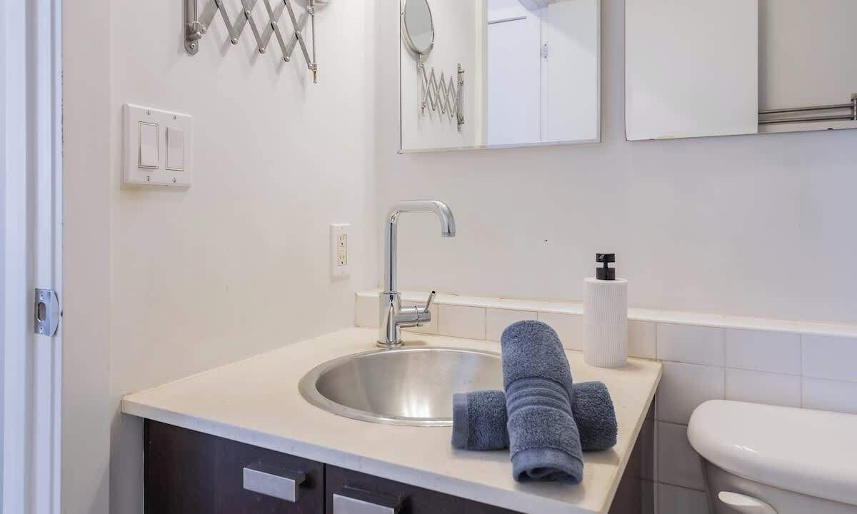 Photo of Bathroom in Bathurst Quay