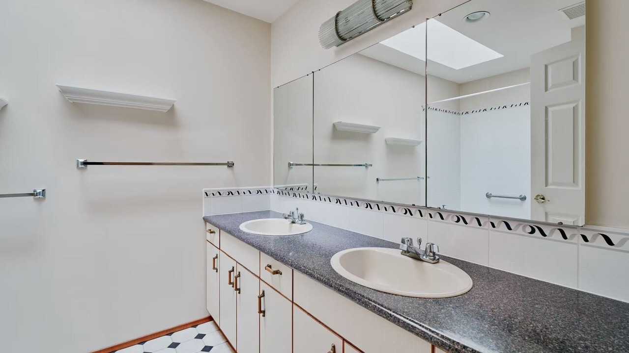 Photo of Bathroom in Metro Vancouver Regional District