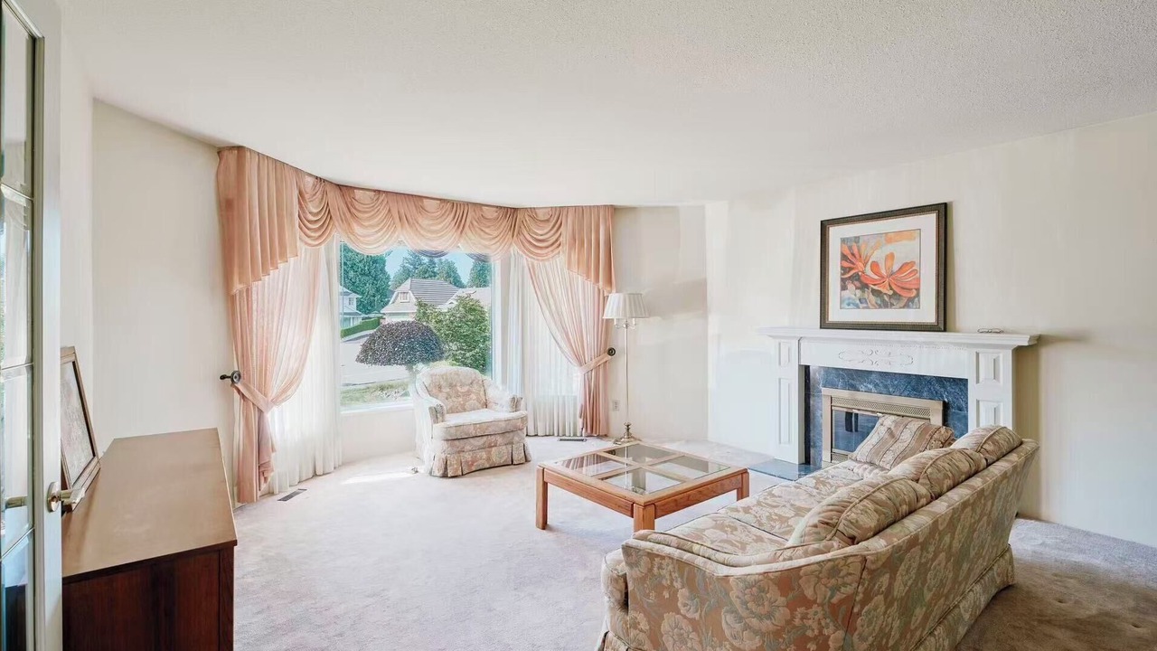 Photo of Livingroom in Metro Vancouver Regional District