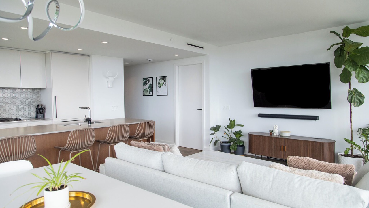 Photo of Livingroom in Davie Village