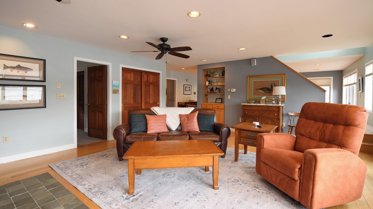 Photo of Livingroom in Raymond