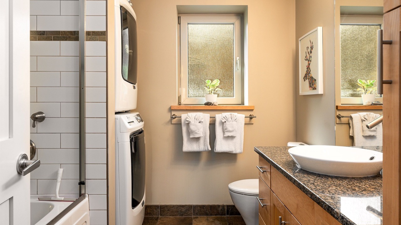 Photo of Bathroom in Ucluelet
