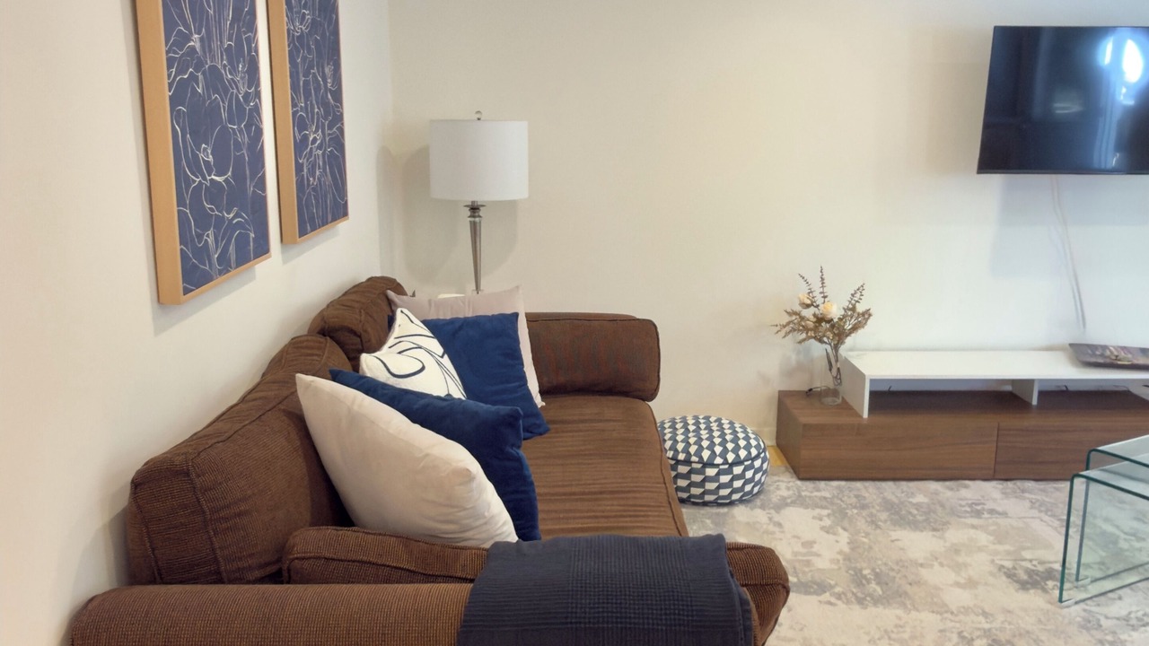 Photo of Livingroom in Saanich East